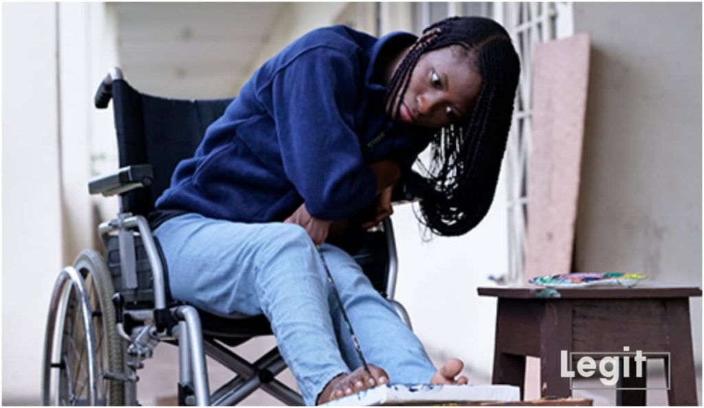 Meet the Nigerian lady who paints with her toes