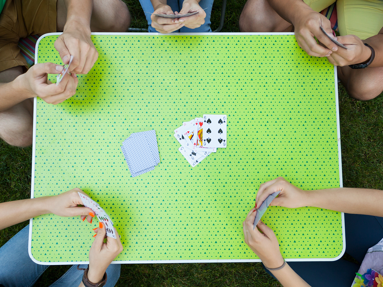 3 kid-friendly card games for families