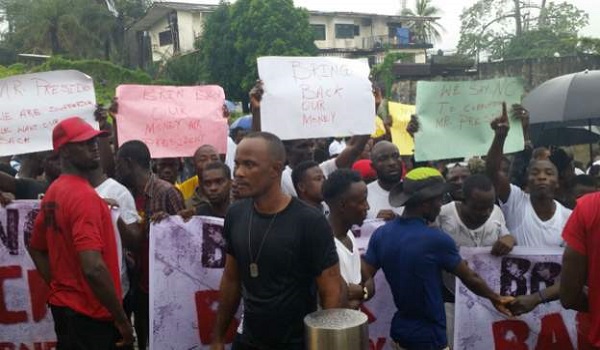 Liberians protest to demand return of missing millions