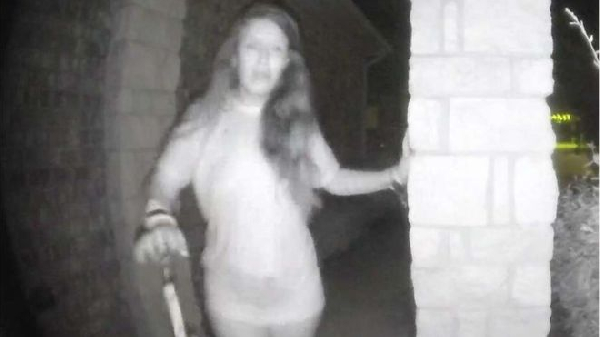 Texas police search for mystery woman ringing doorbell